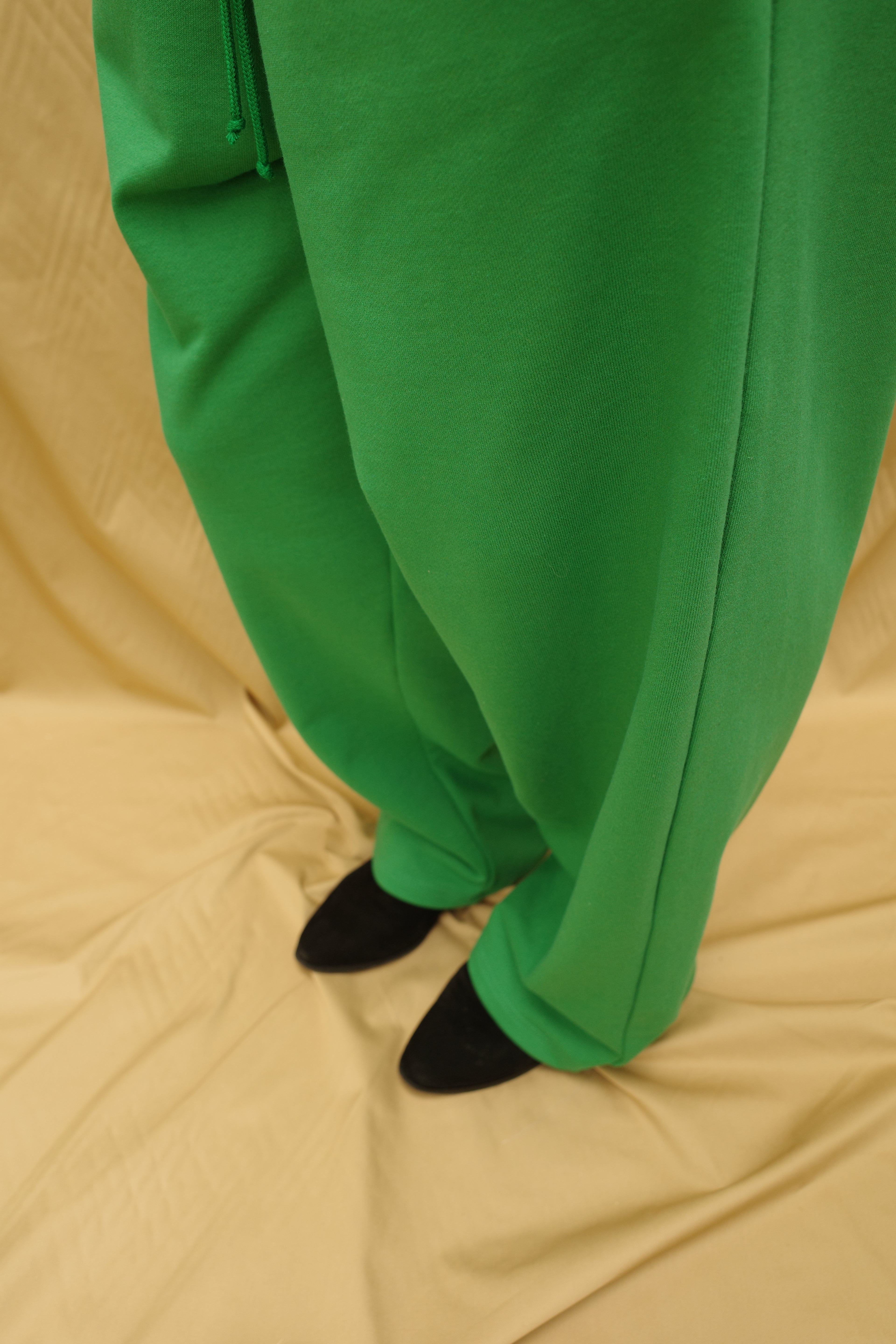 Wide sweatpants