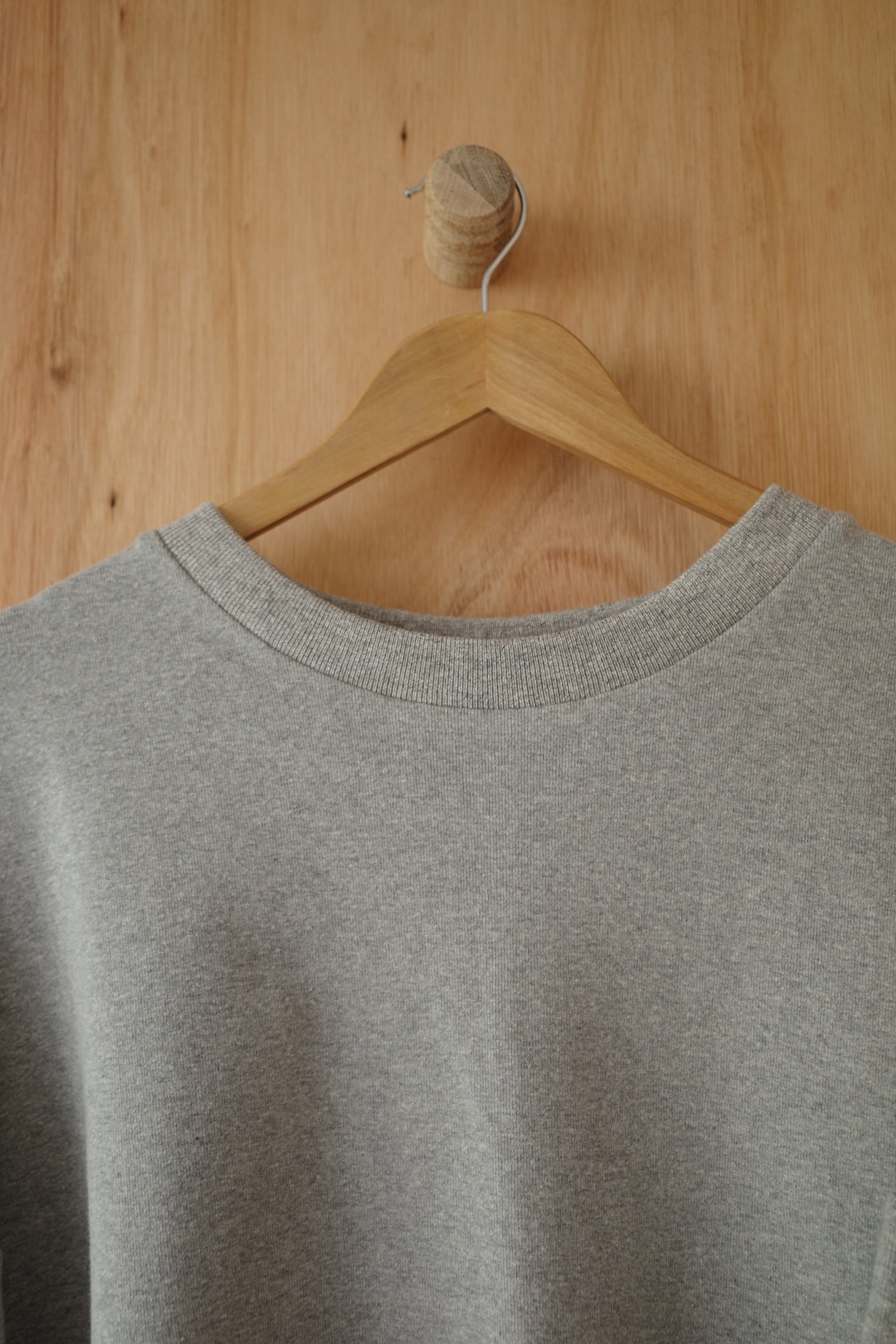 Classic ribbed sweater with long sleeves