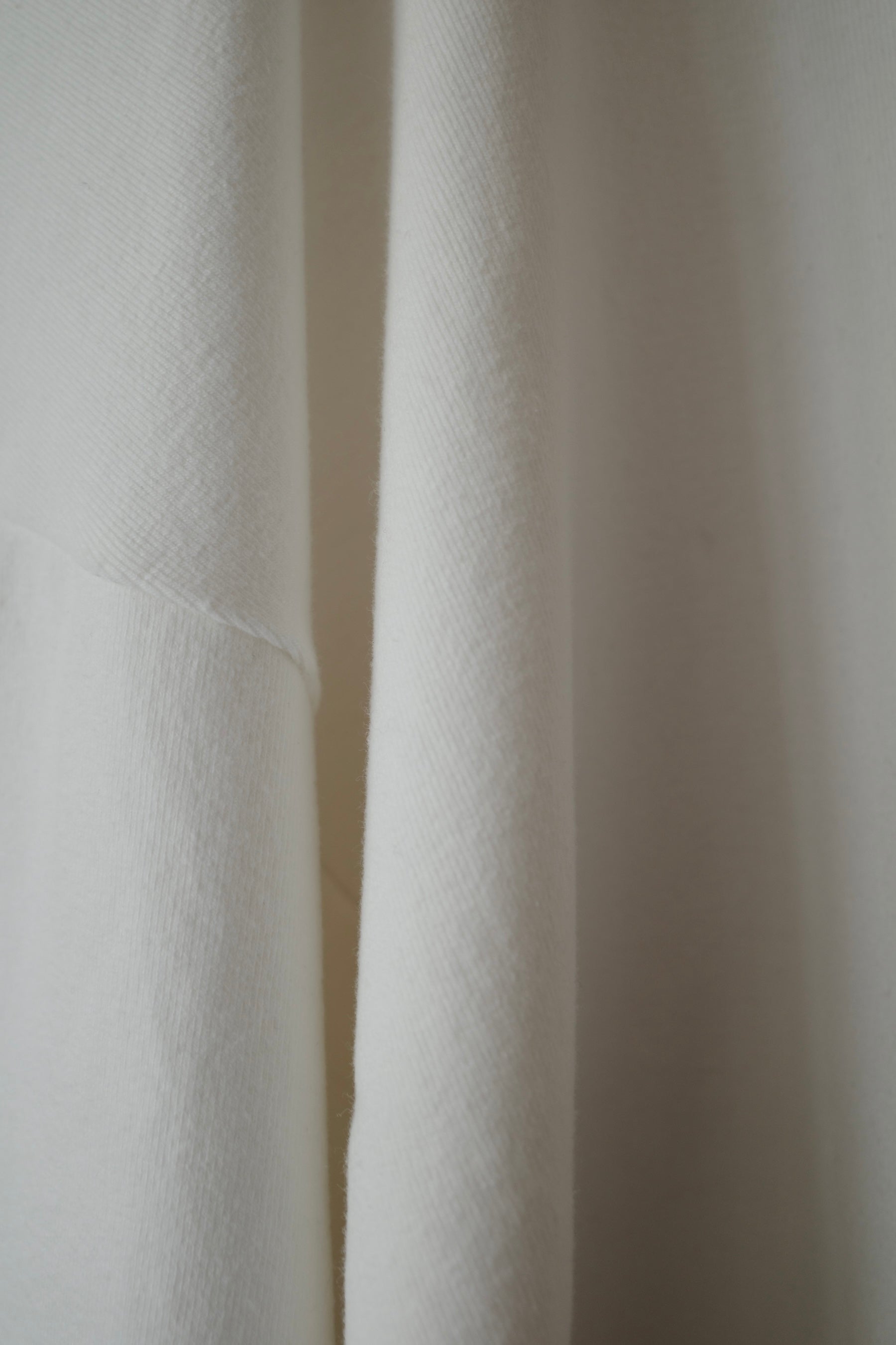 Classic ribbed sweater with long sleeves